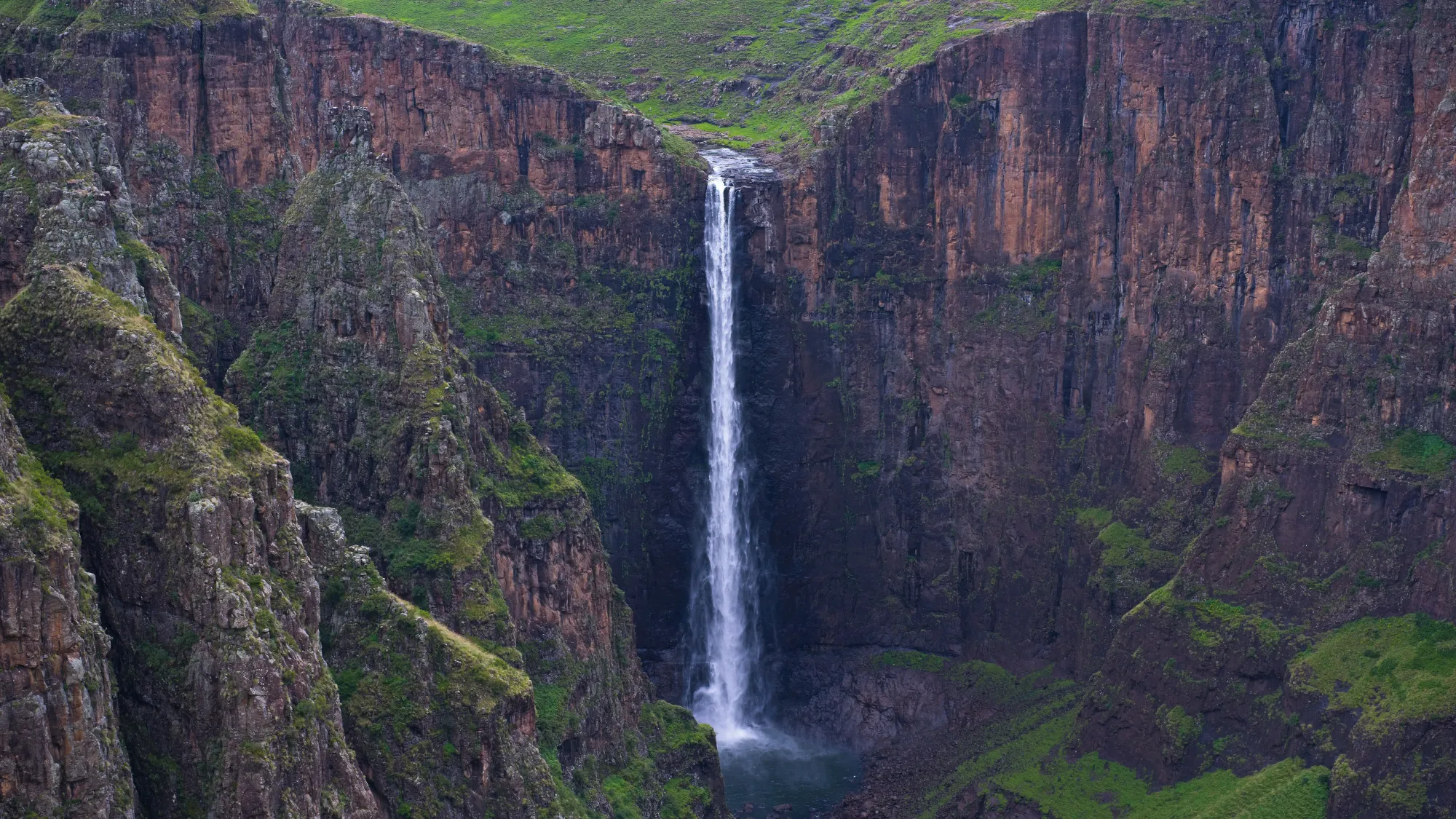 Skinny drop waterfall