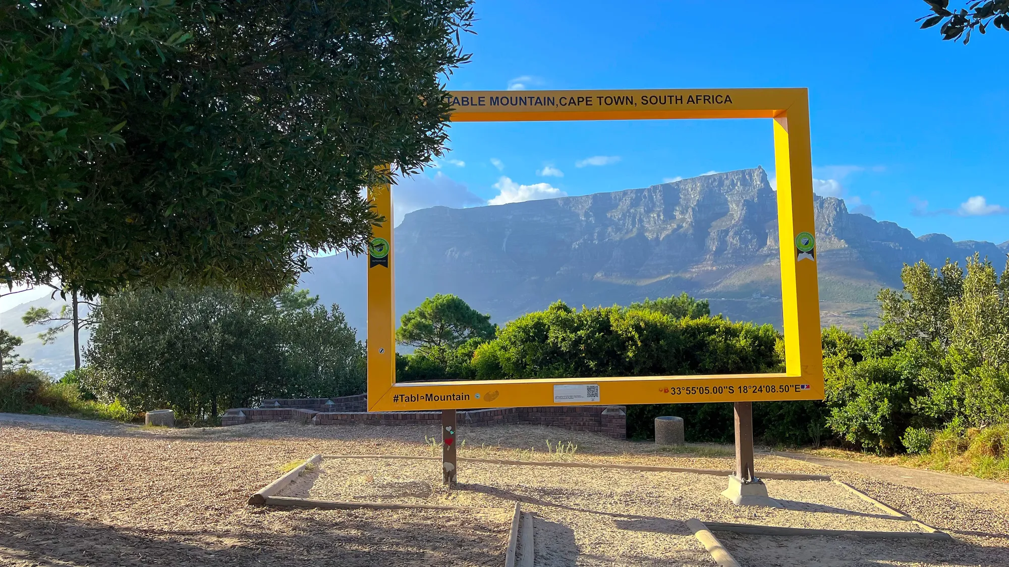 Yellow frame positioned with the flat top of Table Mountain behind it